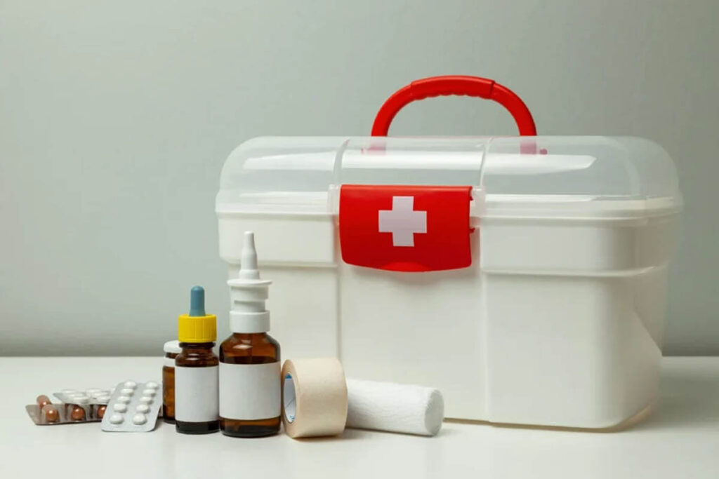How to Build a Reliable First Aid Kit for Workplace Safety (1)